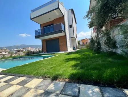 Villa For Sale In Akbuk With Pool, Corner, Front Of The Sea, 350 Meters From The Sea